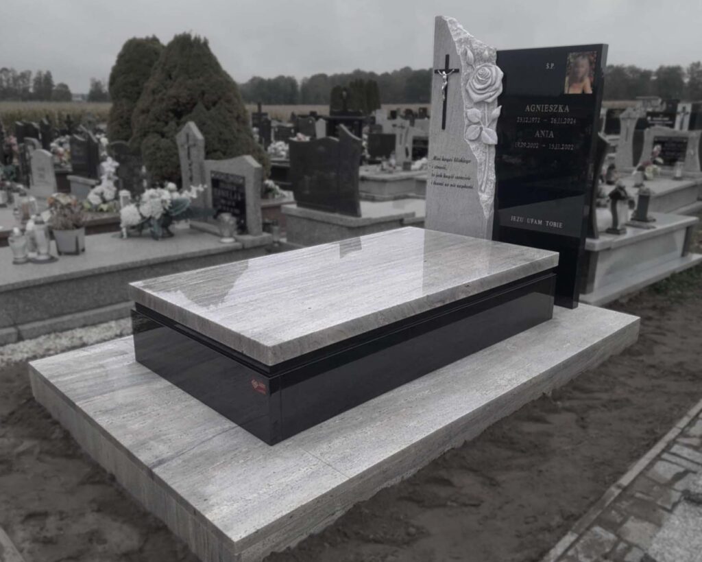 Nagrobek pojedynczy masywny z rzeźbą róża Łosice