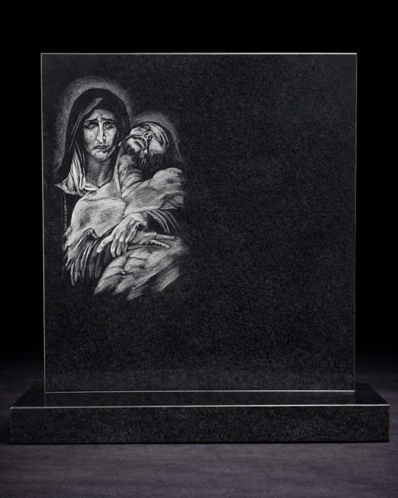 rysunek w kamieniu rysunek w granicie pieta Matka Boska minimalistyczny nowoczesny Premium Łosice